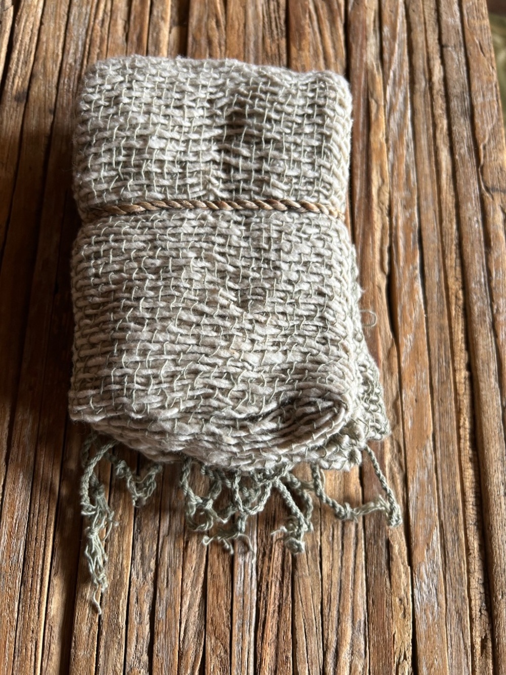 Vance Kitira beautiful scarf - Picture 2 of 2